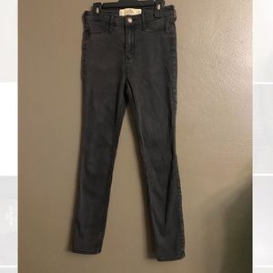 Woman’s Black high rise Hollister skinny jeans